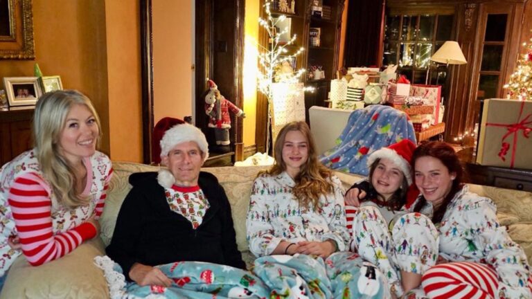 Michael Bolton Shares Christmas Family Pic 1-Year Post Cancer Diagnosis Michael Bolton Shares Christmas Family Pic 1-Year Post Cancer Diagnosis