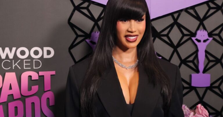 Cardi B Shares Unfiltered Christmas Photos With Kids & It’s Super Relatable Cardi B Shares Unfiltered Christmas Photos With Kids & It’s Super Relatable