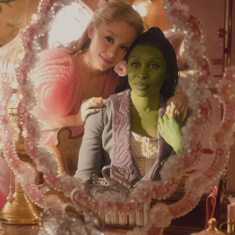 This Wicked Deleted Scene Will Teach You How to Be Popular This Wicked Deleted Scene Will Teach You How to Be Popular