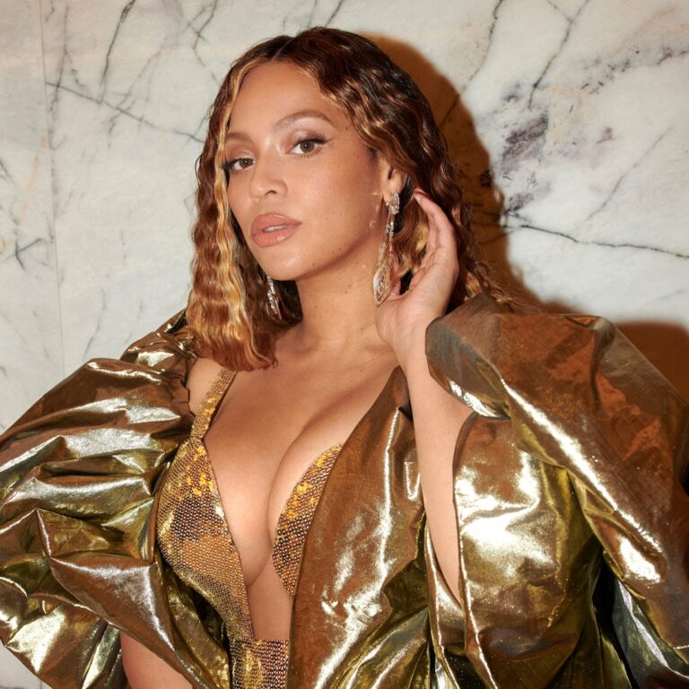 Beyoncé Trolls Netflix Over Streaming Concerns Before NFL Performance Beyoncé Trolls Netflix Over Streaming Concerns Before NFL Performance